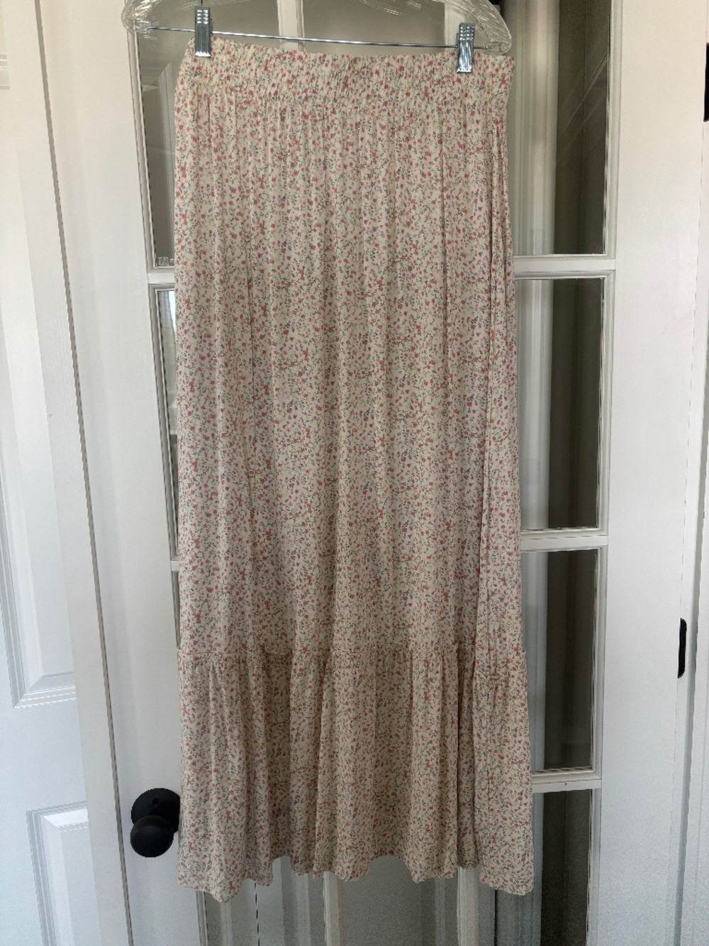 SO maxi skirt,  Pink and Ivory floral.  Size lg.